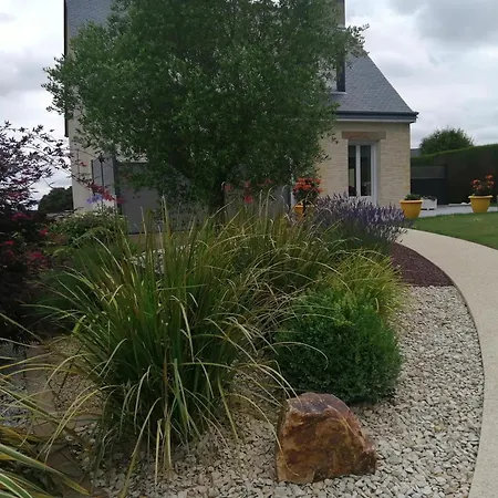 Maison Charmante A Avec Jardin Et Terrasse Holiday home Tredaniel